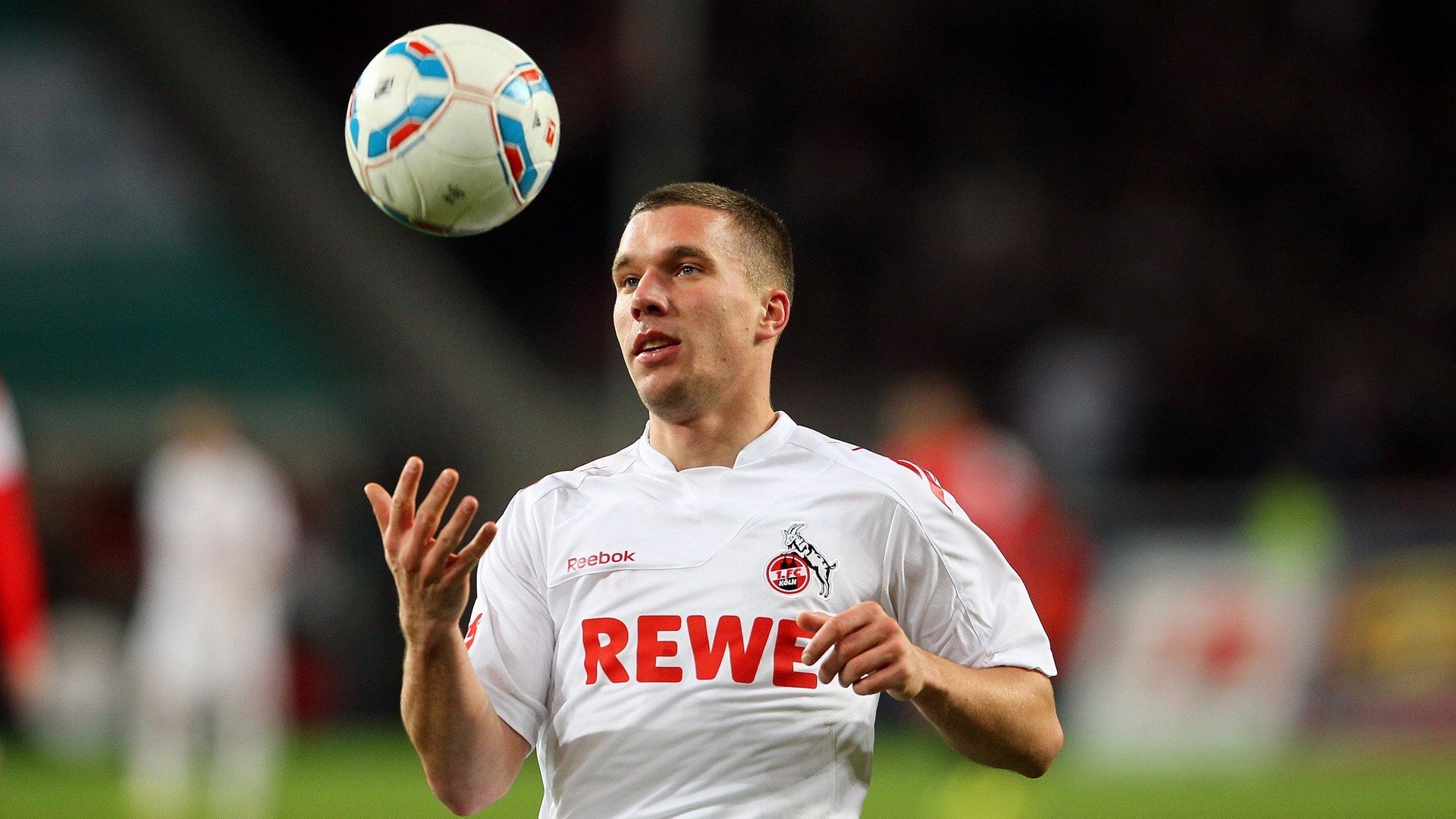 国际无人机综合博览会期间 举办FPV竞速表演赛 为观众科普飞行知识